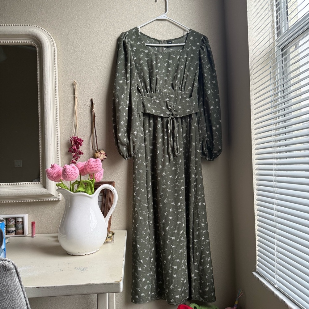 green dress with corset ties